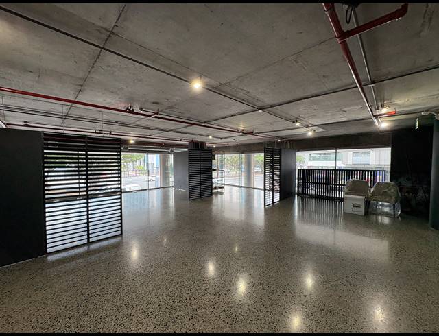 1,038M² RETAIL TO LET IN FORESHORE